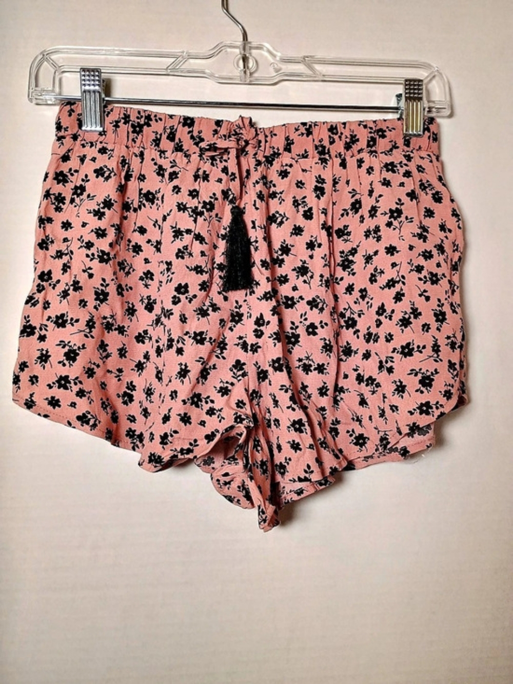Forever 21 Floral High-Waist Shorts in Pink & Black Size Medium
